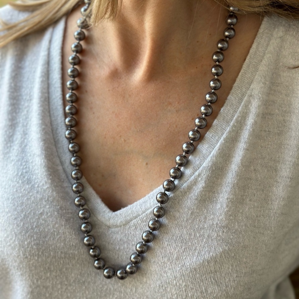 Joan Rivers gunmetal faux pearl necklace classy elegant